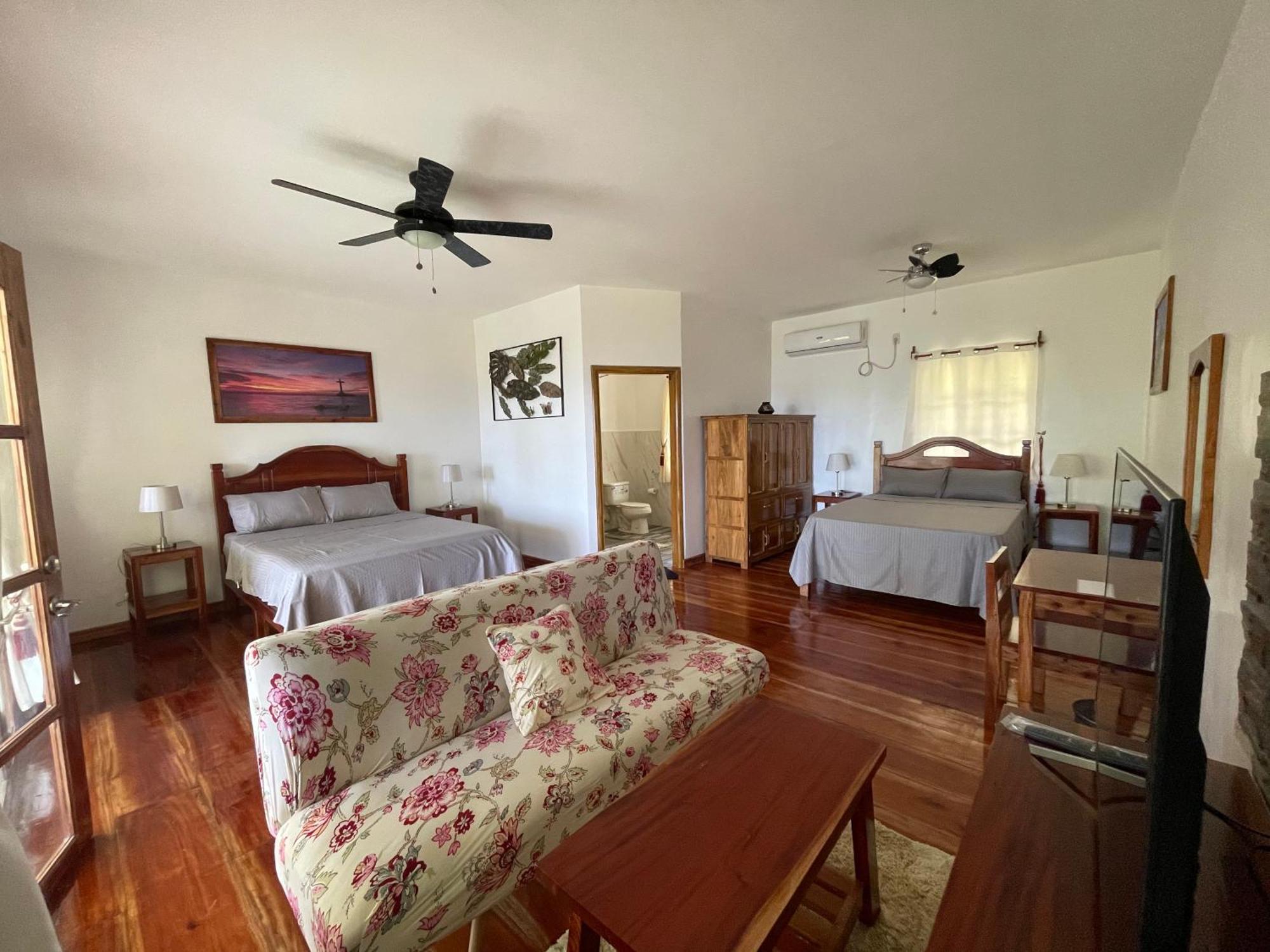 Agoho Resort مامباجاو الغرفة الصورة